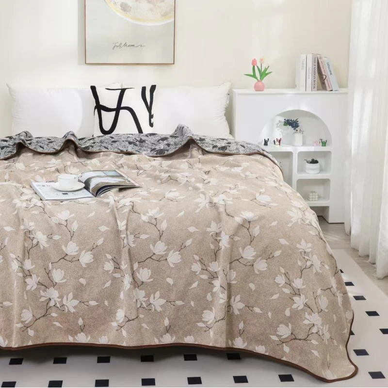 【兰亭序】轻盈云雕触感床盖（230*250cm）