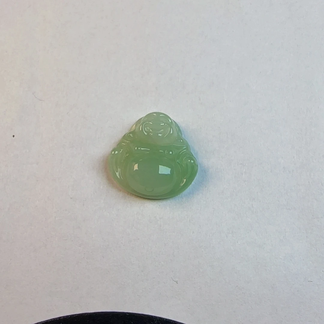 翡翠吊坠(不含链)未镶嵌萌****?