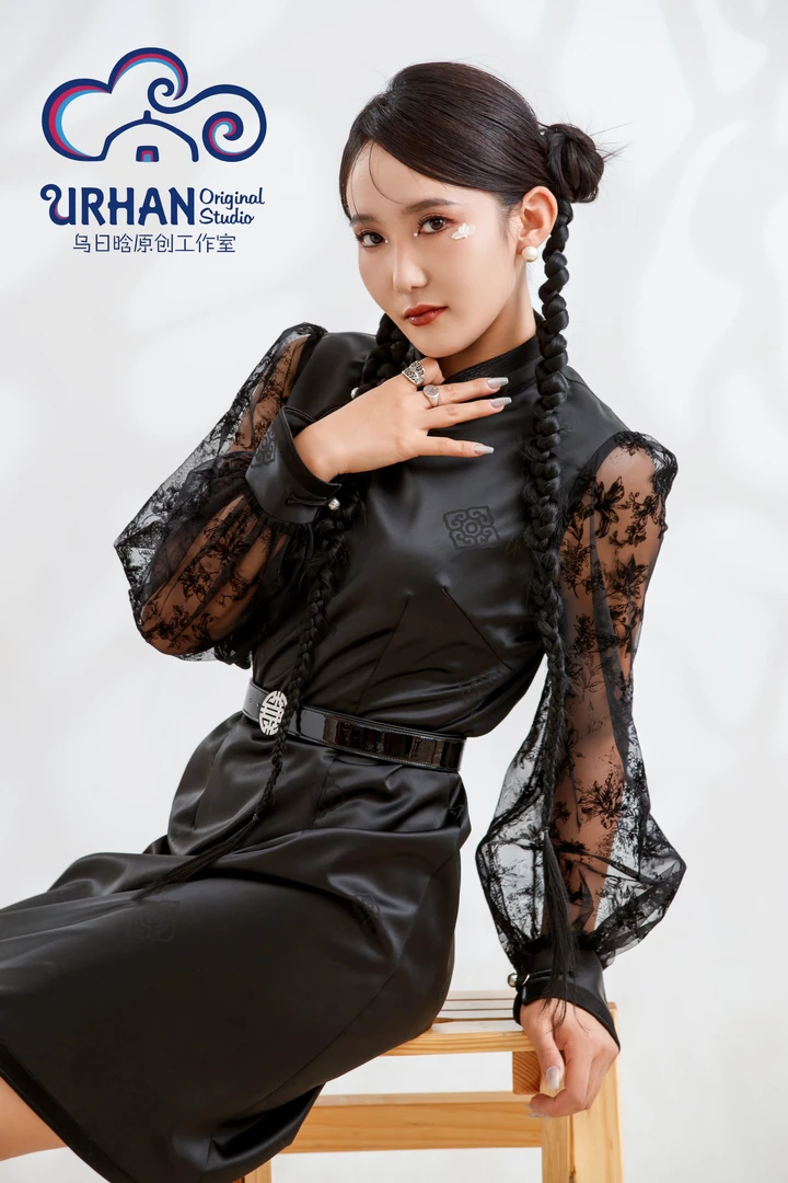 乌日晗 成人款改良蒙古袍缎面改良蒙古袍夏季蒙古服饰传统古风