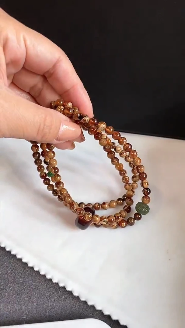 【闪购商品】琥珀颈饰未镶嵌颈饰