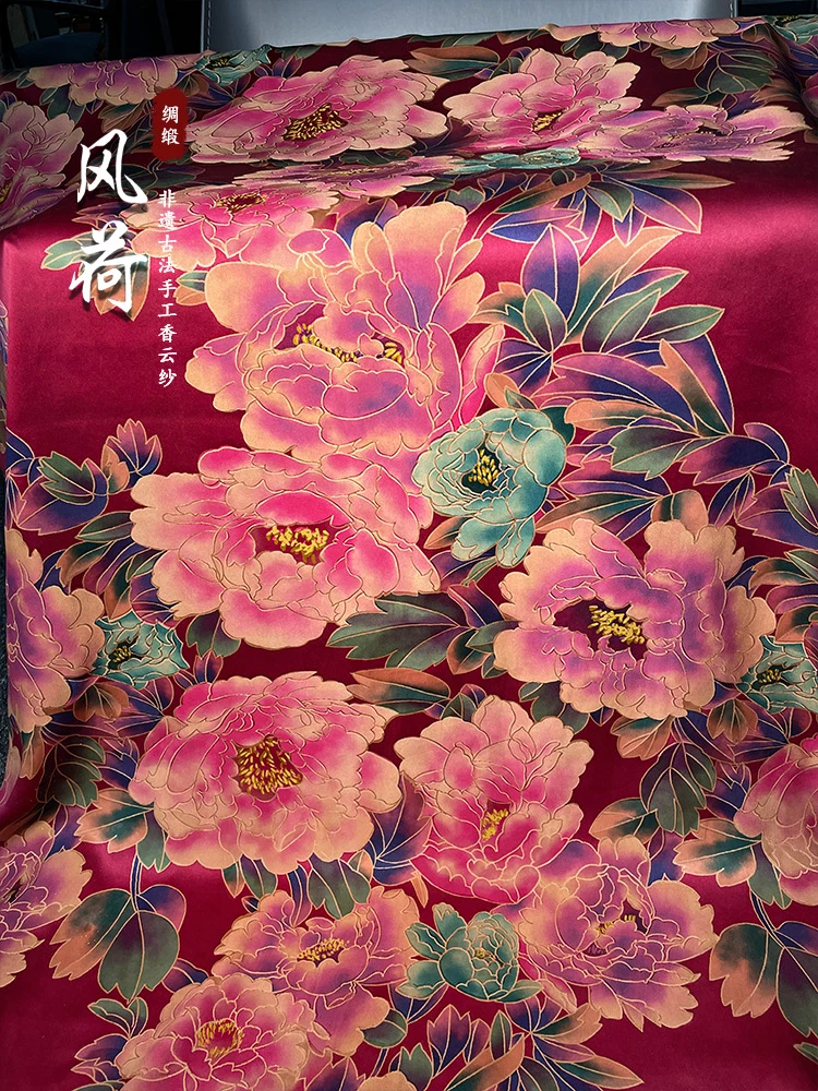 《艳丽牡丹》对位提花缎100桑蚕丝手工古法香云纱面料旗袍裙子定制