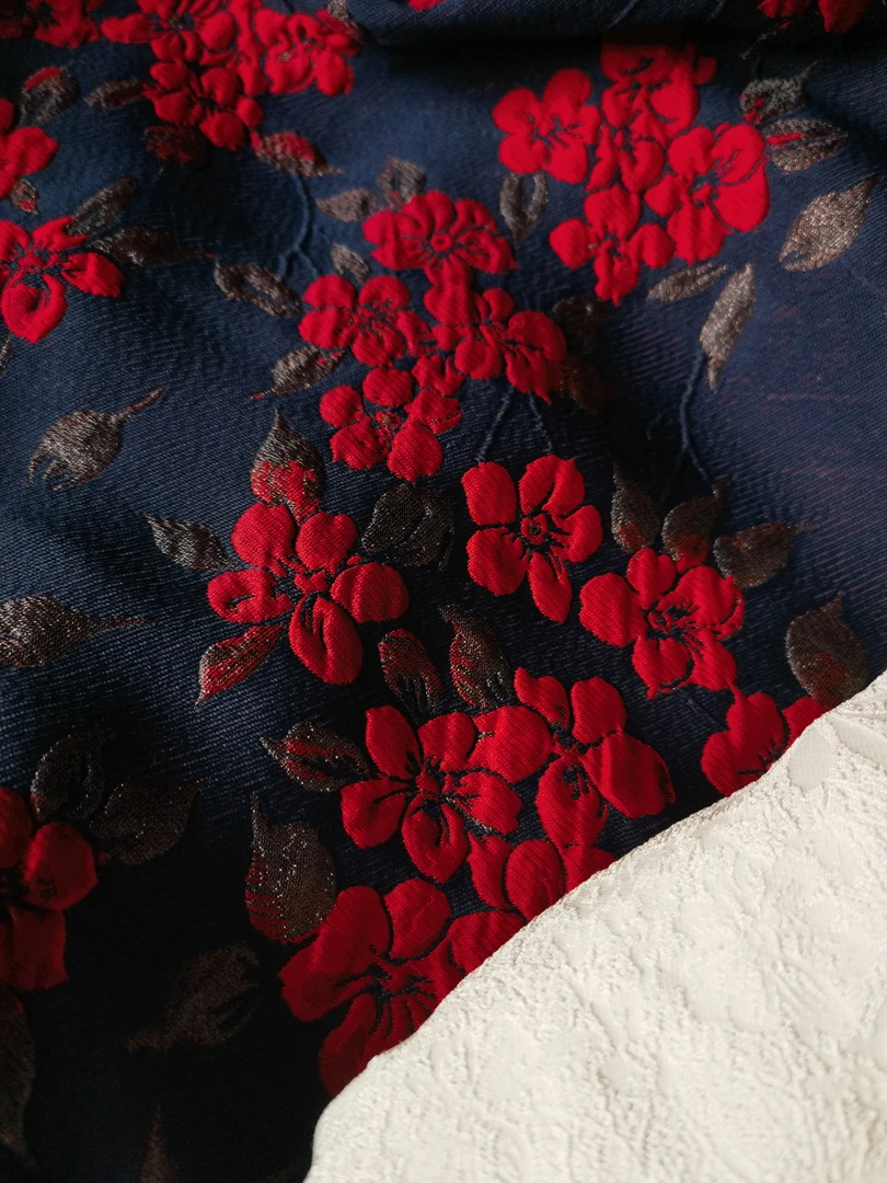 进口提花红色秋冬款面料高定设计师御用