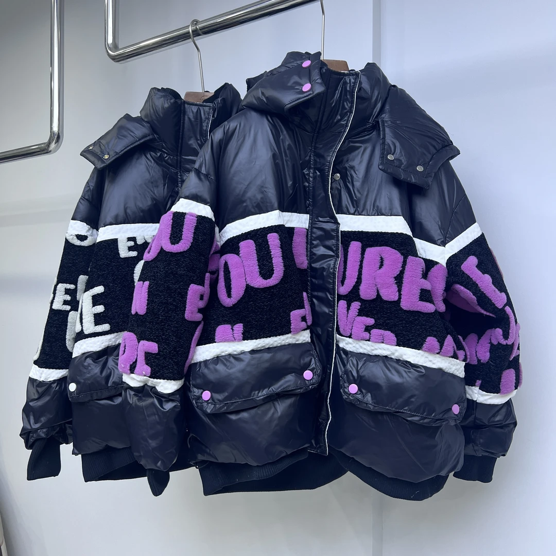 字母设计款羽绒服拼接时尚酷炫个性短款新冬季保暖女潮流拼色