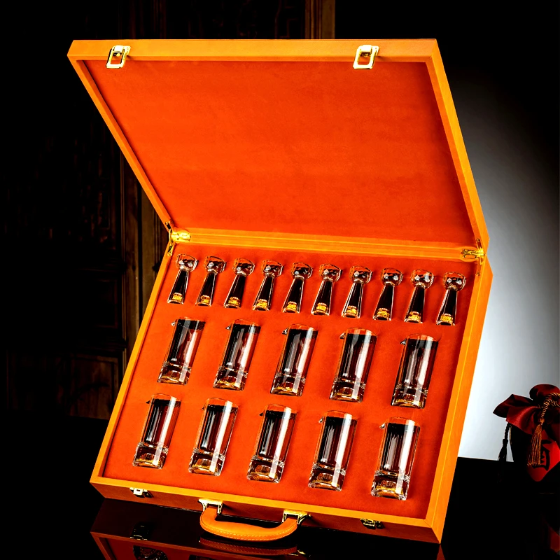 高档水晶玻璃白酒杯套装家用二两切面分酒器一口小酒杯酒具礼盒装