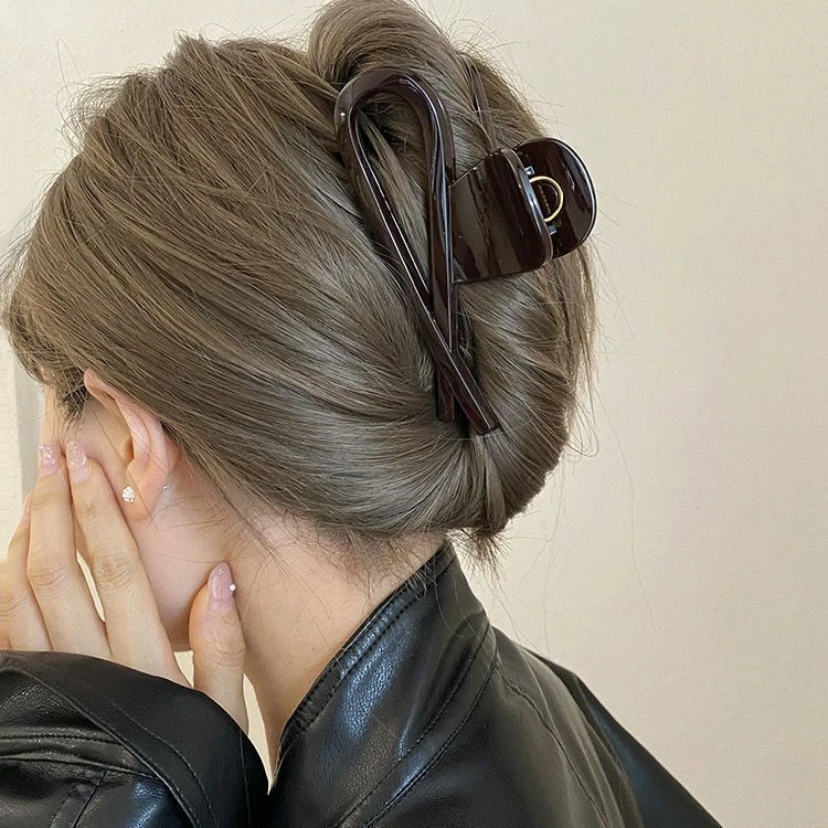 Busan2024年新款加厚好用几何小尾巴亚克力抓夹气质鲨鱼夹发饰女