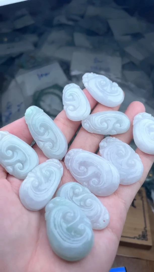 【闪购商品】翡翠其他未镶嵌如意   多样性发货