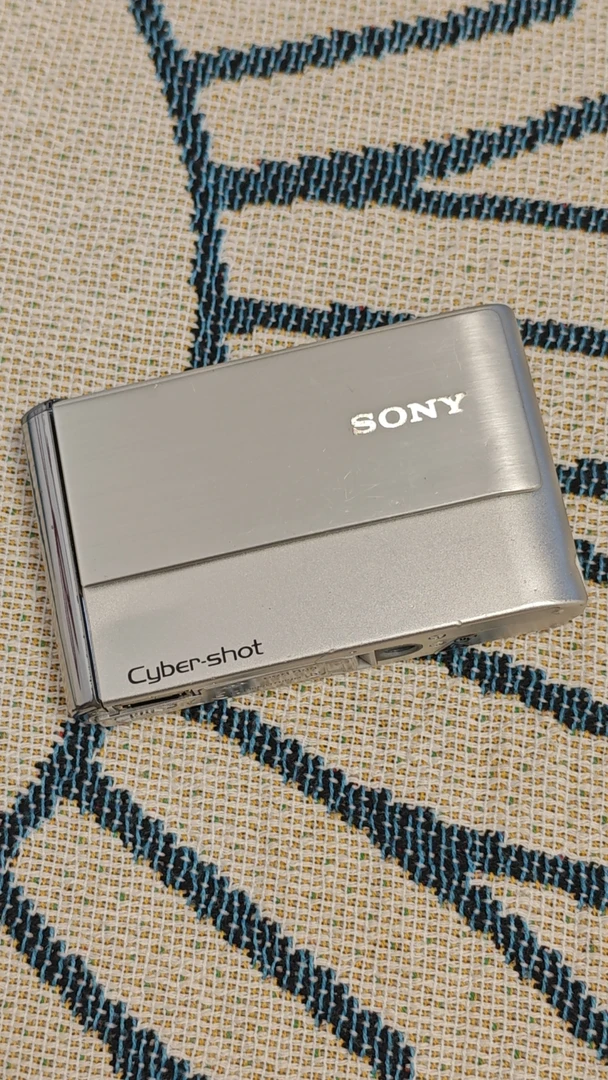 9新 Sony/索尼 t70银色810万像素3倍变焦