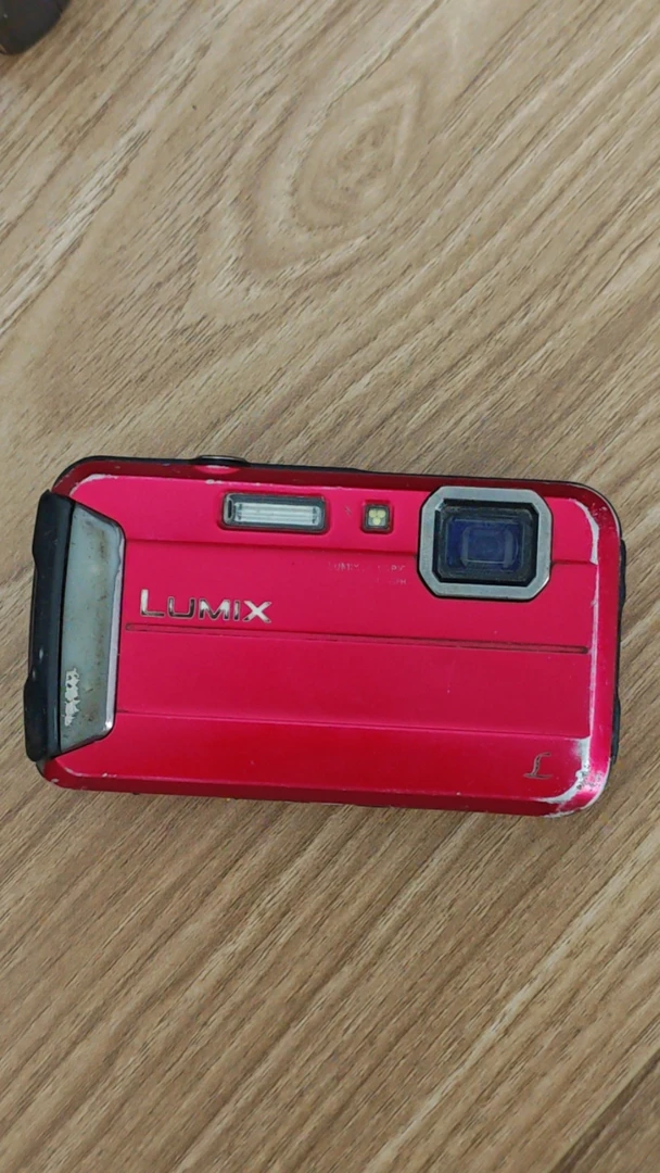 9新 Panasonic/松下 ts25红色1600万像素