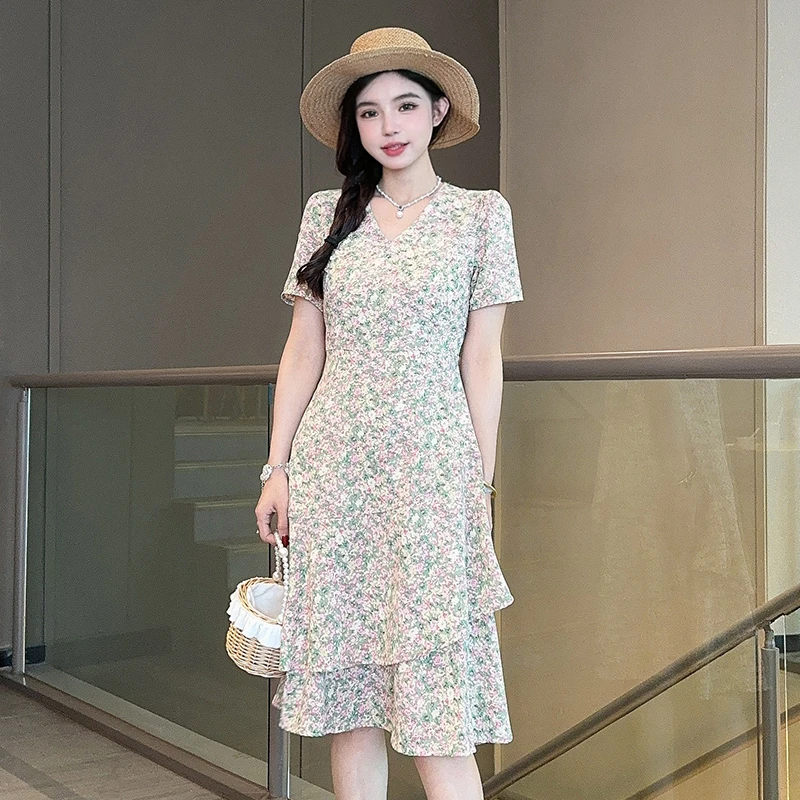 法式碎花气质连衣裙女洋气显瘦2025新款夏季收腰中长款修身小个子