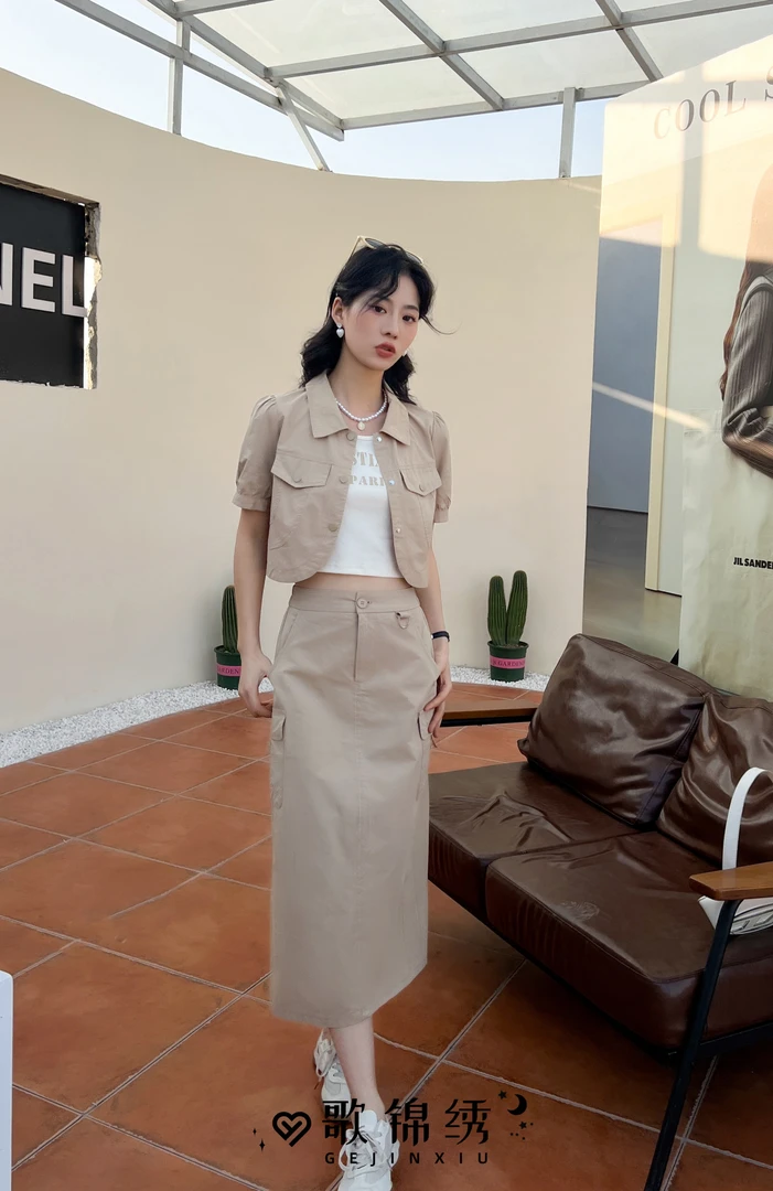 时尚港风工装套装裙女2024夏季新款显瘦短袖后开叉半身长裙三件套