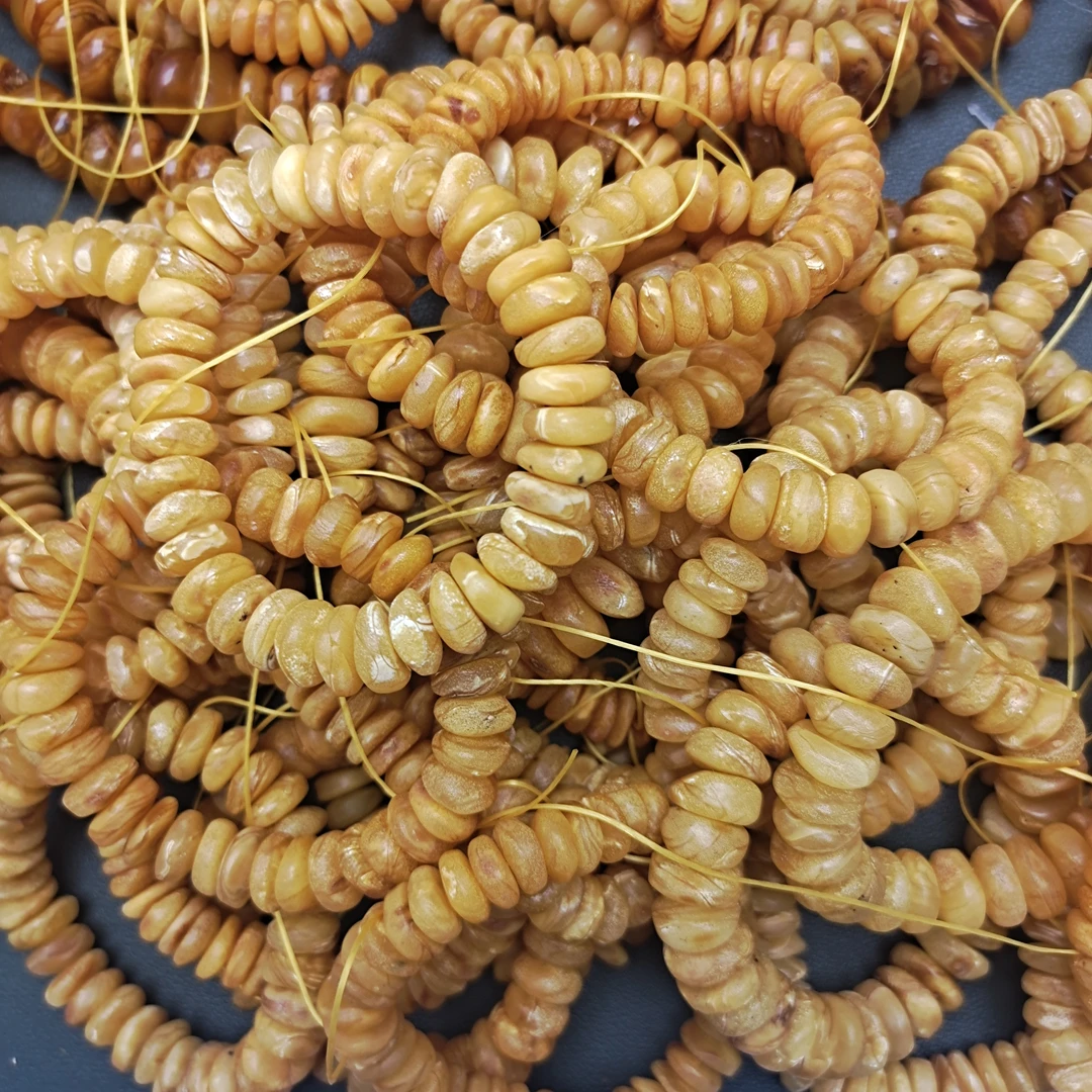 俄料鸡油黄飘白花饼子手串(有瑕疵介意慎拍)多样性发其一