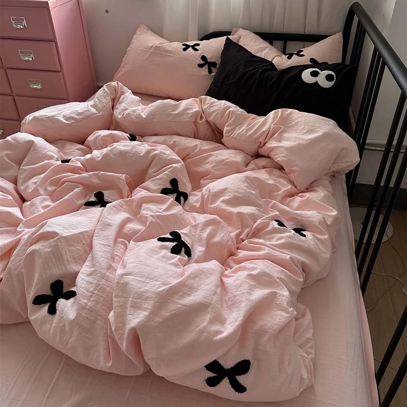 ins网红少女风粉色拼黑色可爱毛巾绣四件套床单宿舍被套三件套5