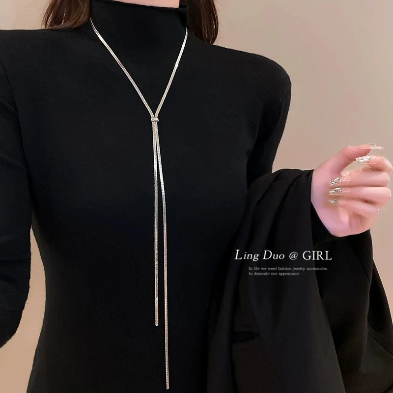 合金吊坠 高级感三角项链秋冬长款大气轻奢小众装饰毛衣链