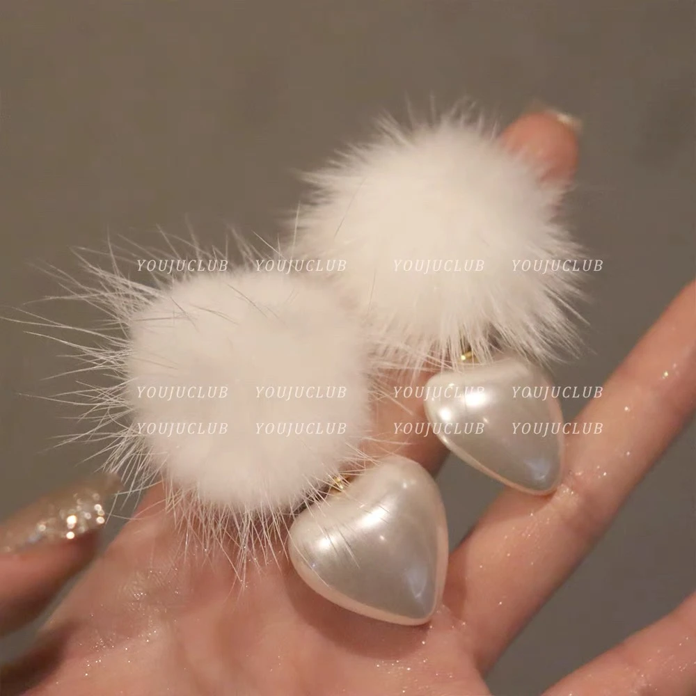 合金耳饰 白雪~温柔白色毛绒爱心耳环秋冬A971