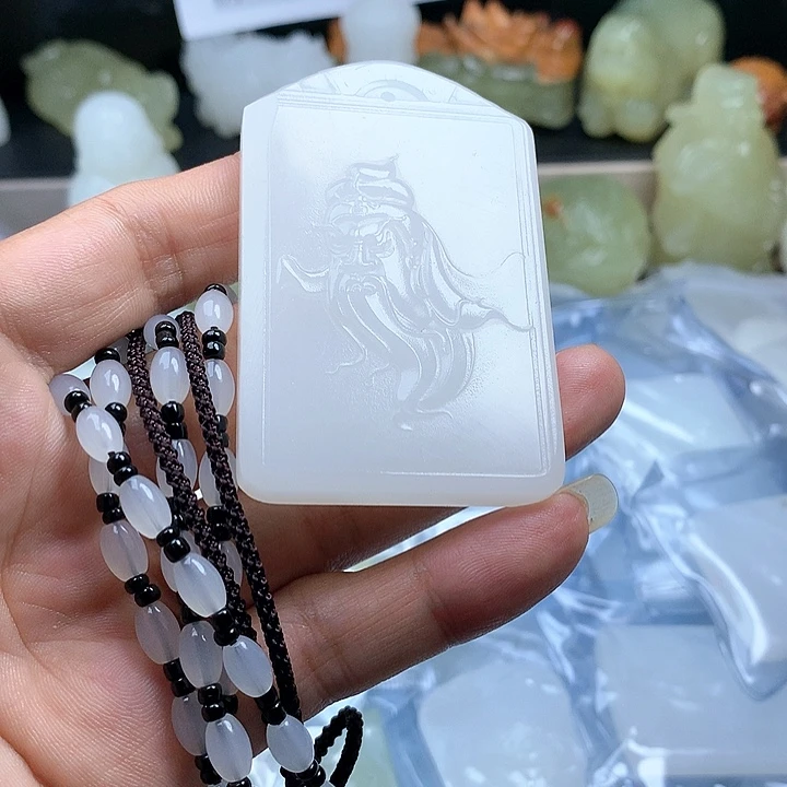 石英质玉吊坠未镶嵌