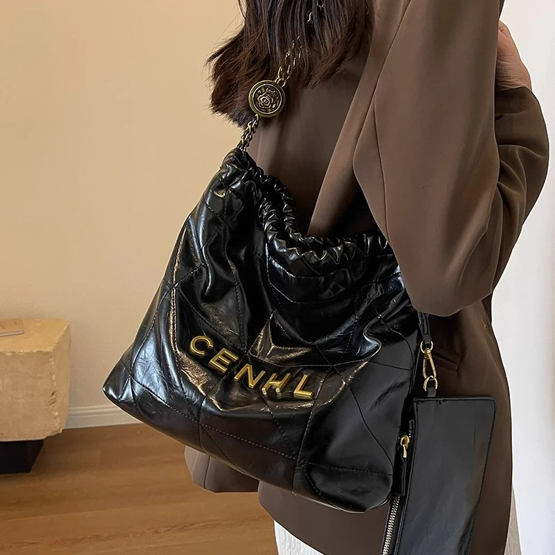 大容量包包女2023新款时尚链条单肩斜挎水桶包质感百搭通勤托特包