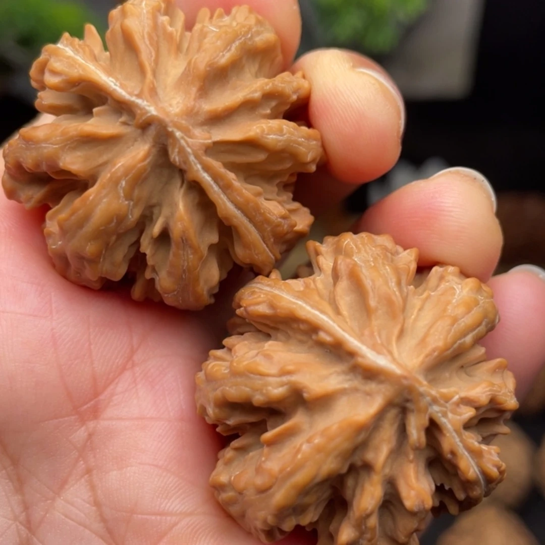 【闪购商品】桃核吊坠31