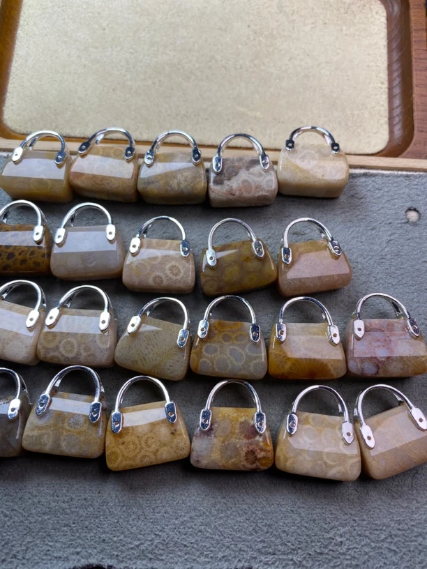 珊瑚玉包包吊坠，喜欢的打勾