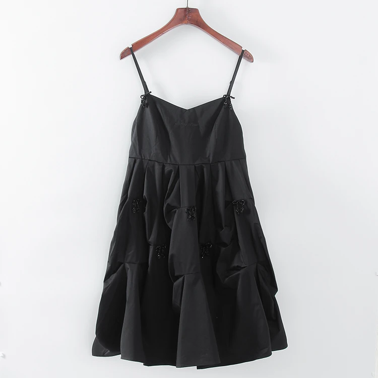 L240蝴蝶结捏褶吊带连衣裙  鸟撤柜剪牌