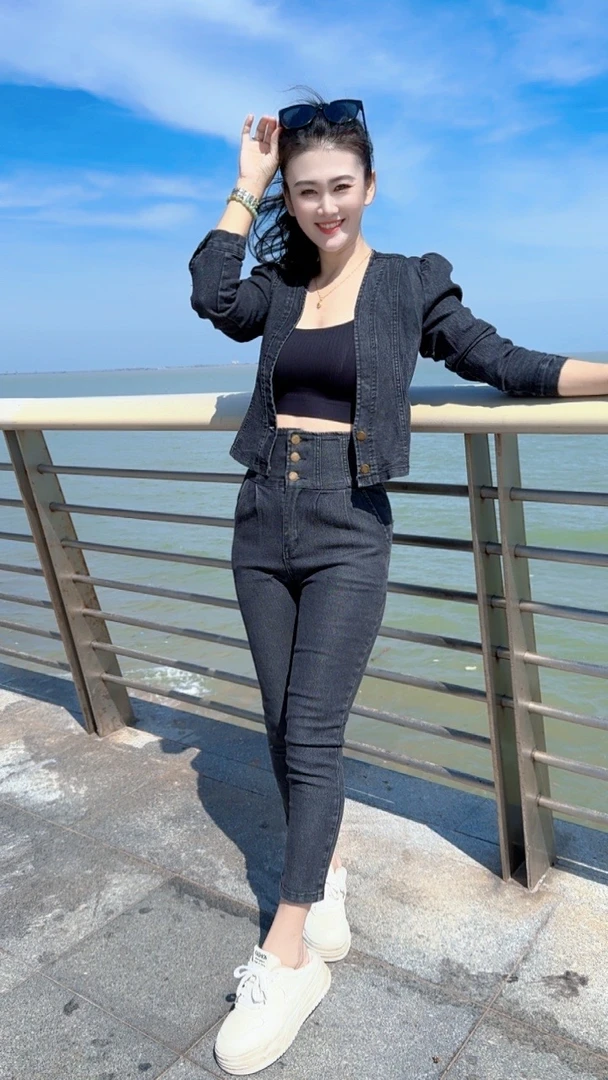 赫本酷帅风套装短款牛仔外套夹克高腰显瘦铅笔小脚裤三件套九分