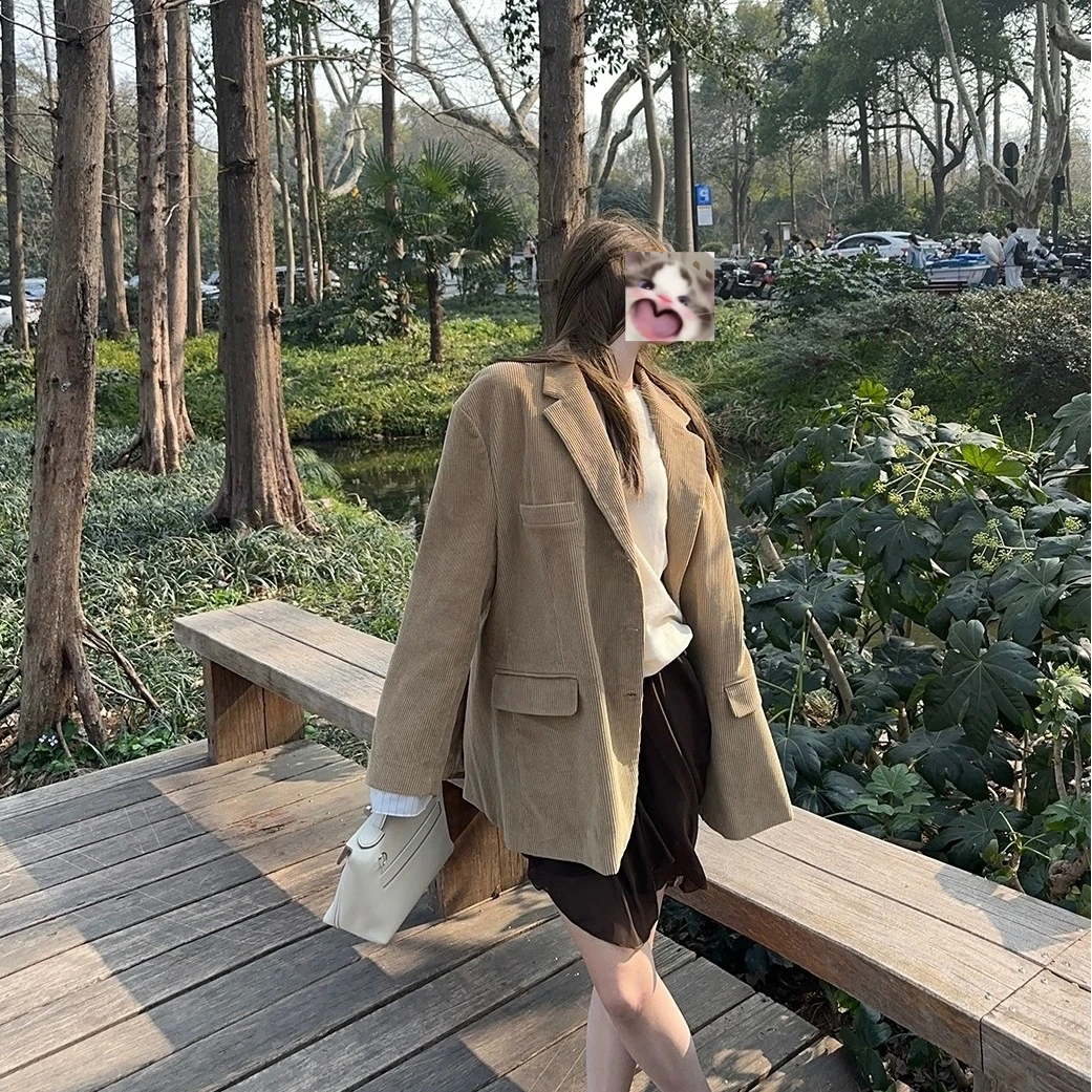 春夏chao适配的低饱和浅卡其西装