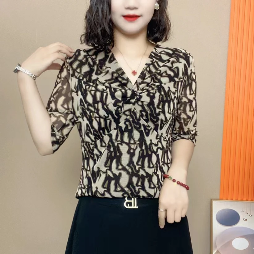 2024新款减龄洋气特色蝴蝶结上衣百搭气质显瘦妈妈装k88