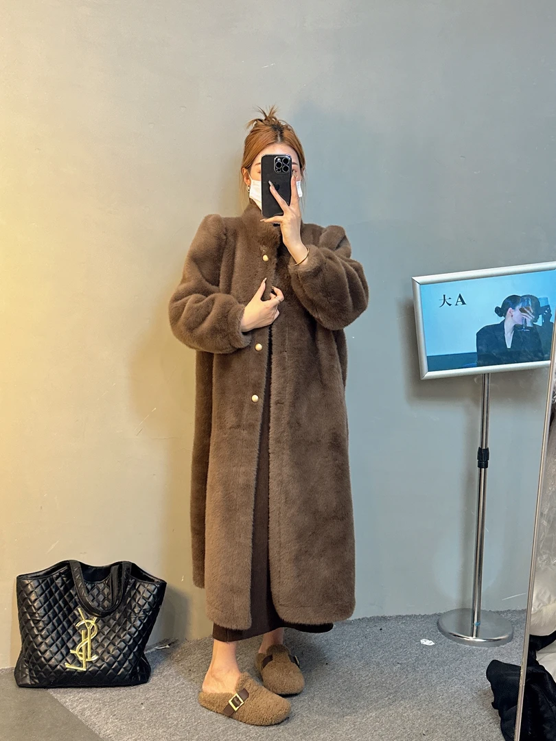 韩版东大门冬装气质时尚百搭皮毛一体灯笼袖毛毛外套