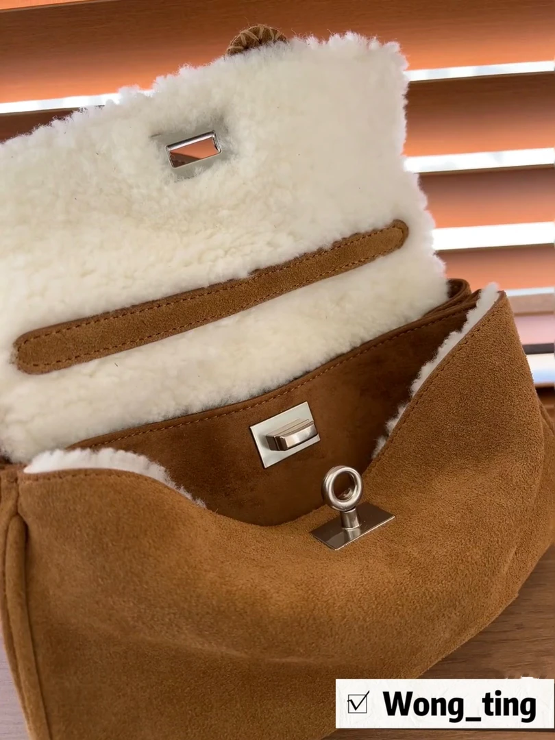 【Wong_T】新款小众设计师冬日一支毛绒包0900