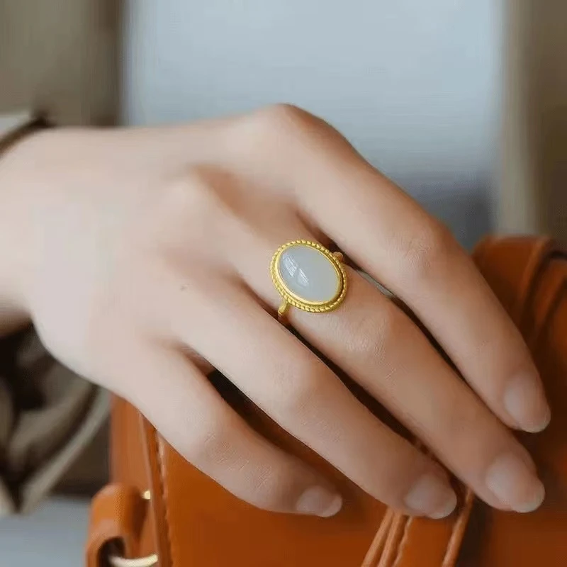 掌柜精选--新款豪镶和田玉烟紫戒指以展示为准