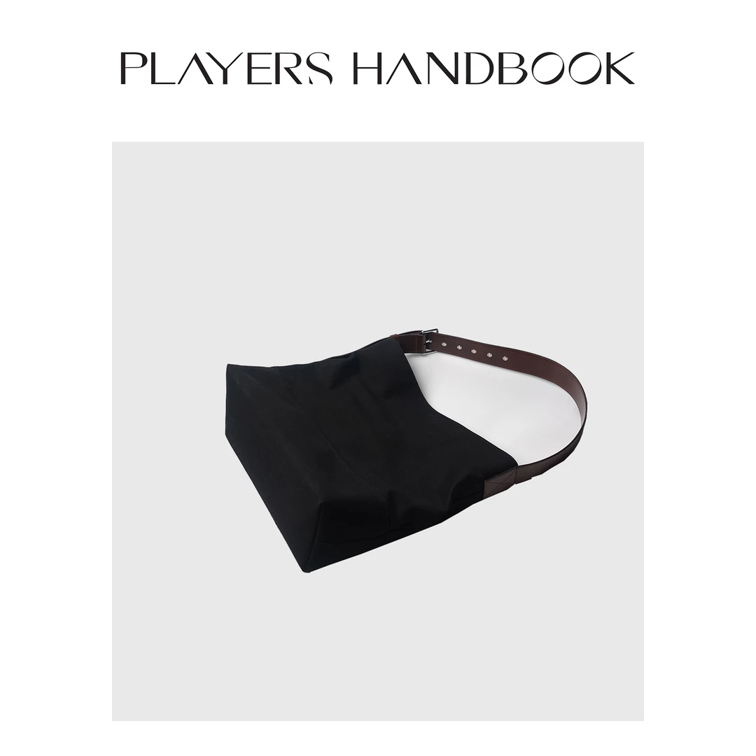 Players Handbook小众极简牛皮肩带洗水棉布腋下水桶包PH1253