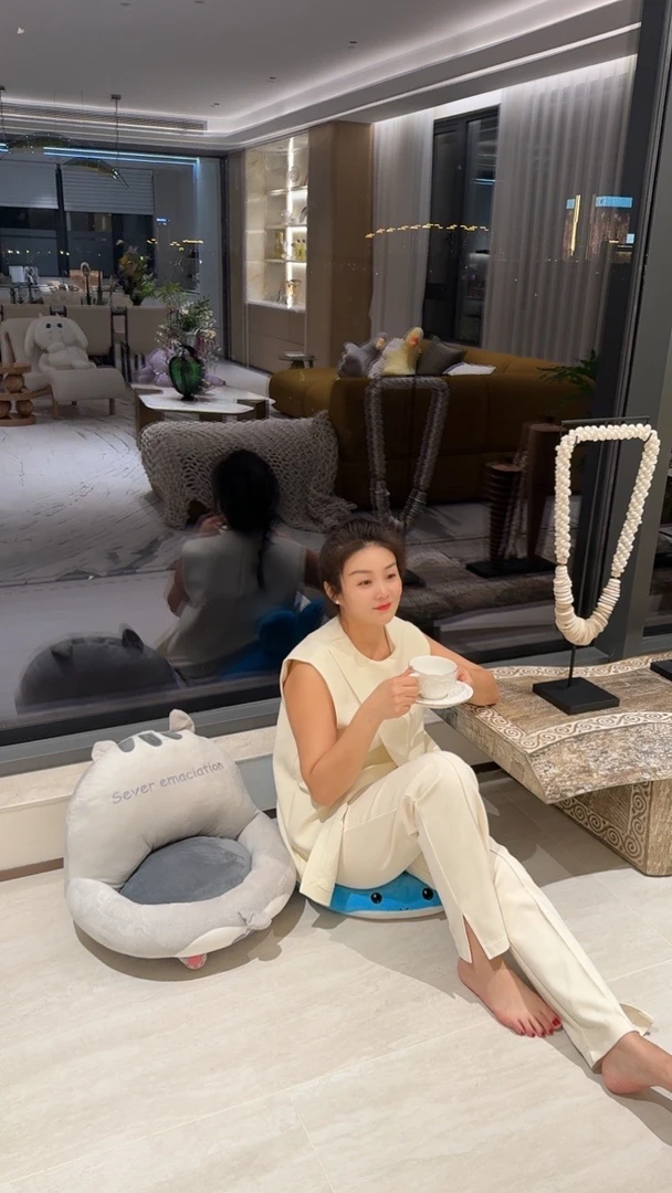 动物卡通坐垫网红地垫布艺卧室飘窗学生榻榻米神器成人户外旅行