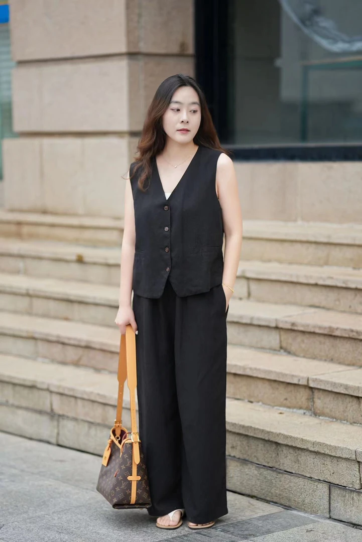 【左耳出品】夏季高货100%汉麻垂坠极简风气质V领百搭显瘦马甲8801