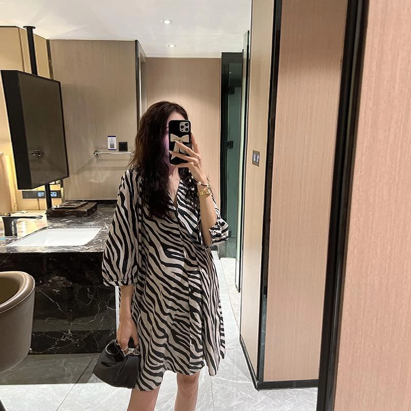 金色的茧宽松遮肚斑马纹孕妇衬衫连衣裙夏季时尚大码潮妈短袖夏款