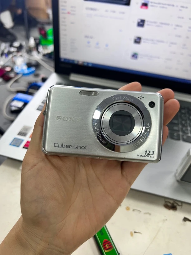9新 Sony/索尼 W210 1210万像素 蔡司镜头 无读卡器