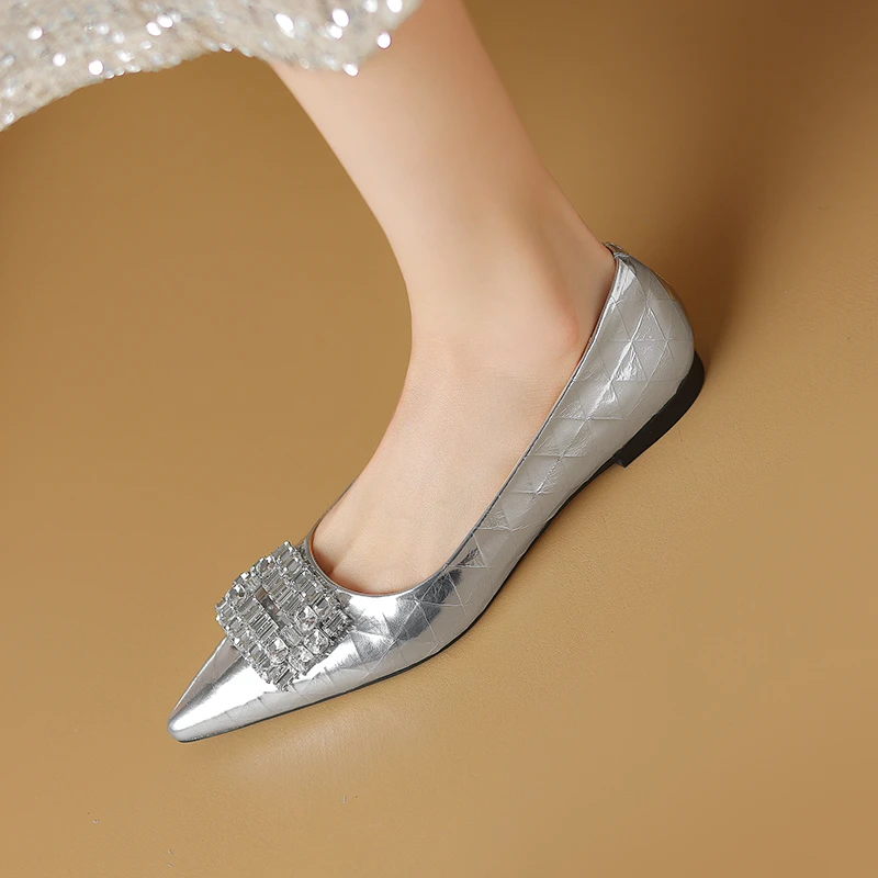 1.5cm牛皮轻奢水钻软底单鞋百搭尖头粗跟小皮鞋2024春时尚仙女鞋