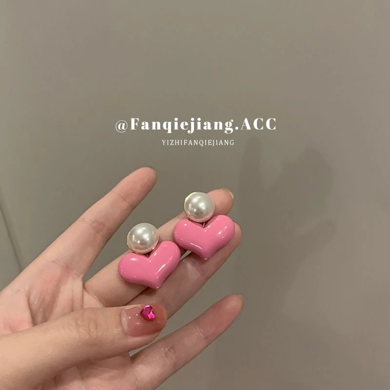 甜心教主~独特胖嘟嘟粉色爱心耳环耳钉女小众设计感高级气质百搭