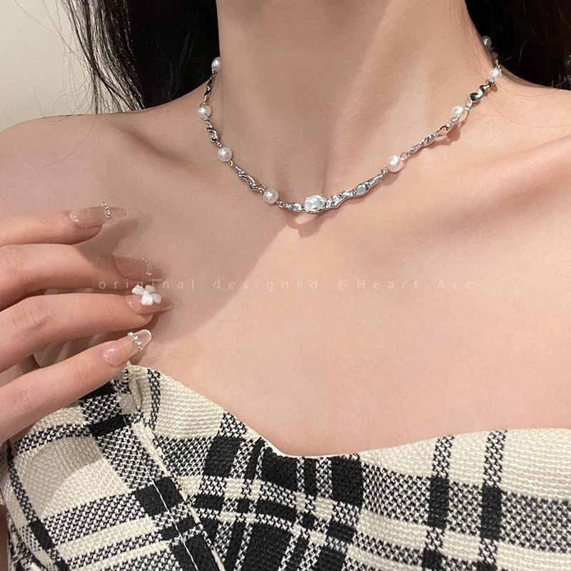法式优雅~银色珠珠合金项链女夏季轻奢高级感小众感配饰锁骨链女