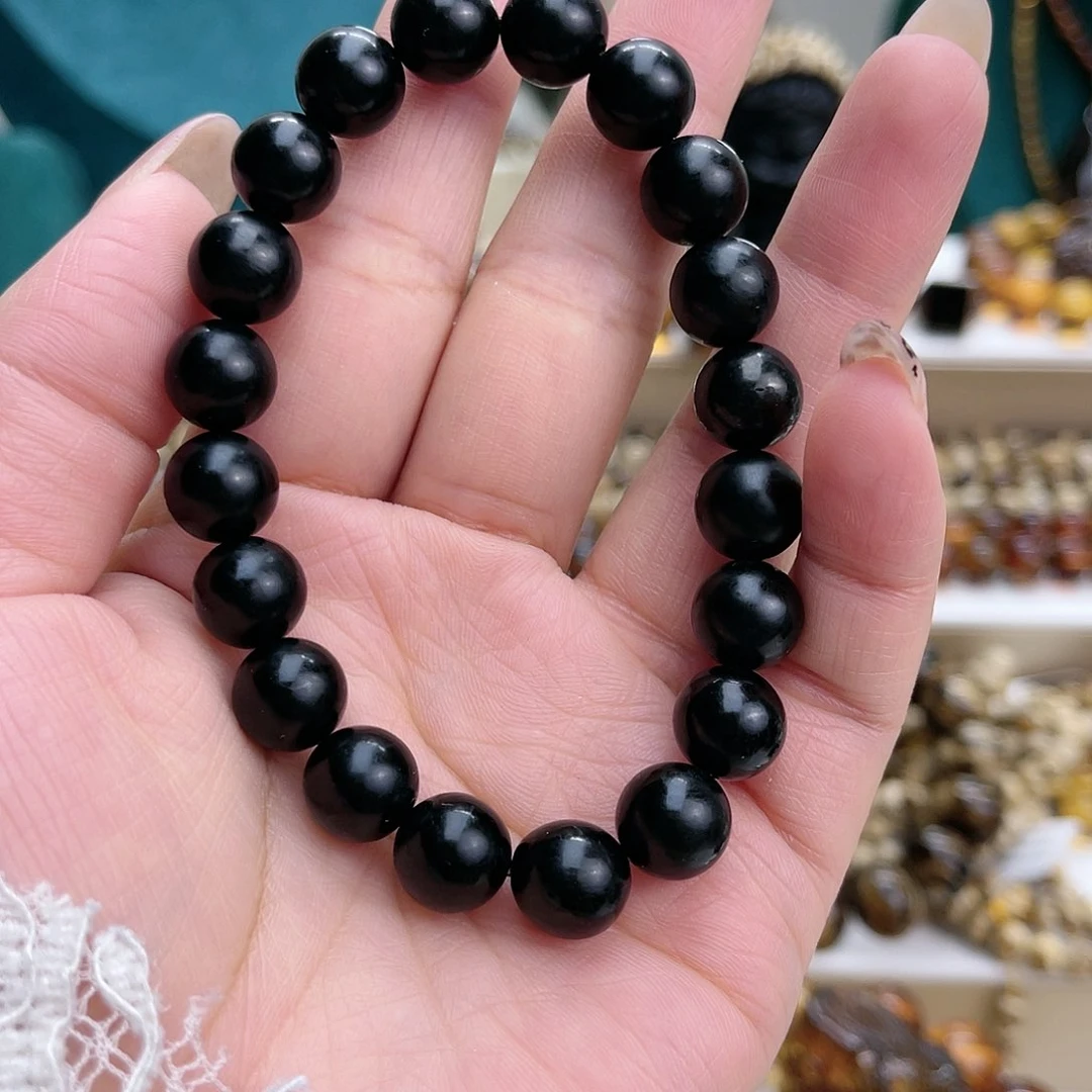 琥珀颈饰未镶嵌抚顺煤精