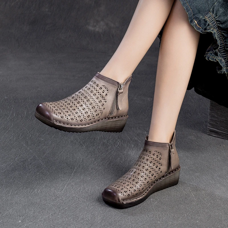 65135-1春夏民族风真皮坡跟洞洞女鞋复古软底凉靴透气镂空妈妈鞋