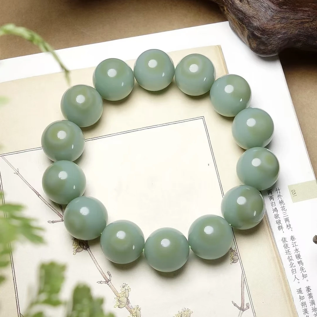 和田玉俄料碧玉粉青无结构俏色俏糖颗颗天眼第一无二