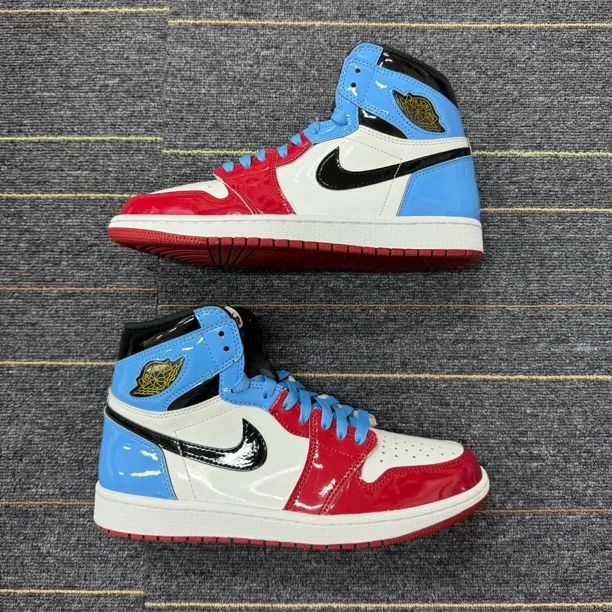 （42.5码）AJ1球鞋/警灯/原盒/CK5666-100公价1789