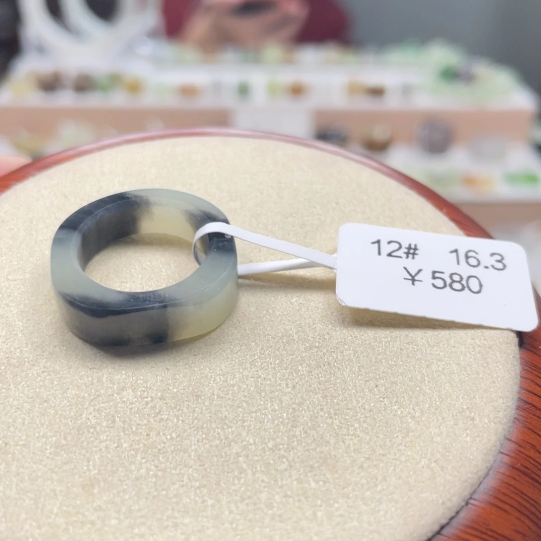 和田玉戒指未镶嵌?*Y16.3