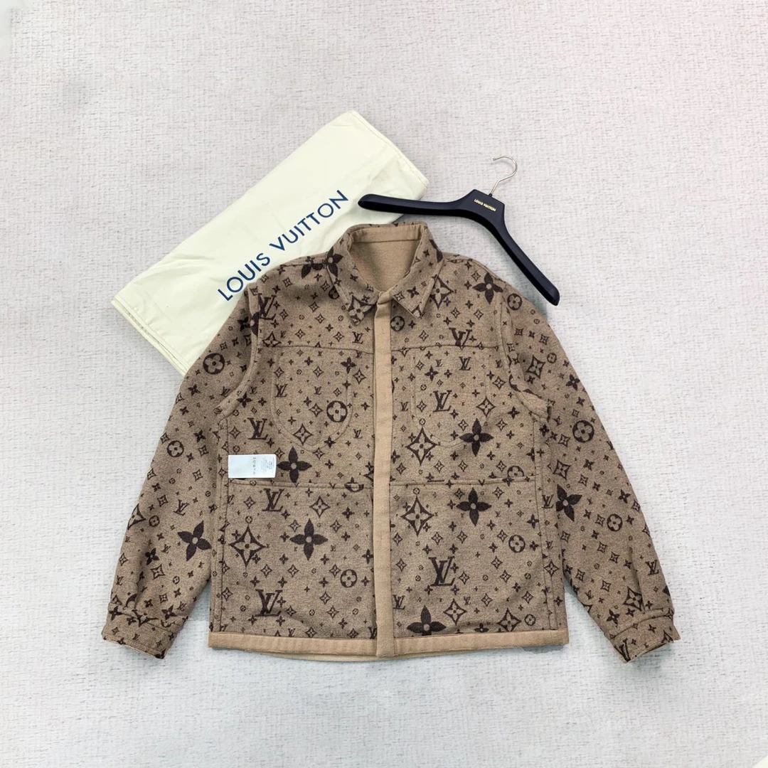 全新未使用  LOUIS VUITTON lv 满印双面穿外套xl码编码xb2856