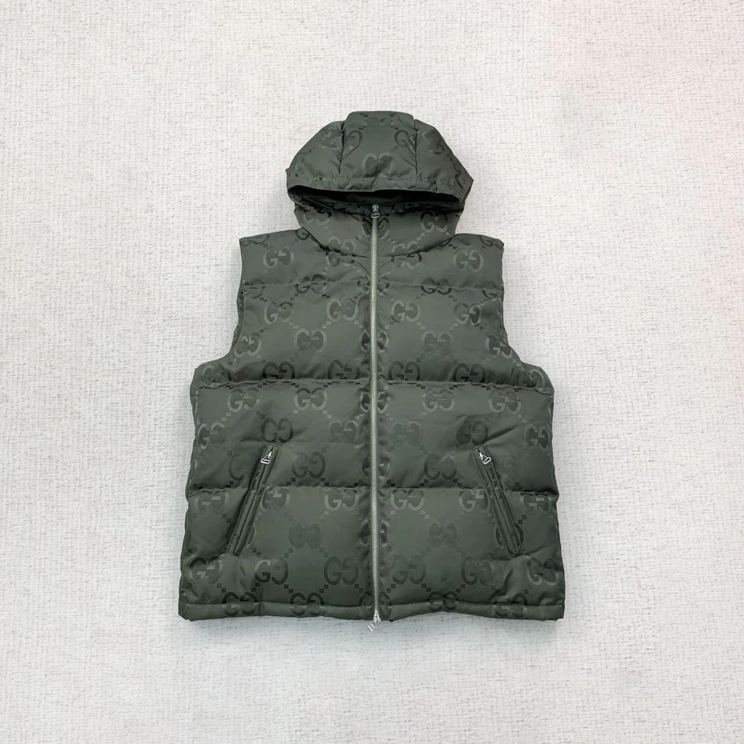 全新未使用  GUCCI 古驰 满印logo百搭马甲羽绒服50码编码xb2204