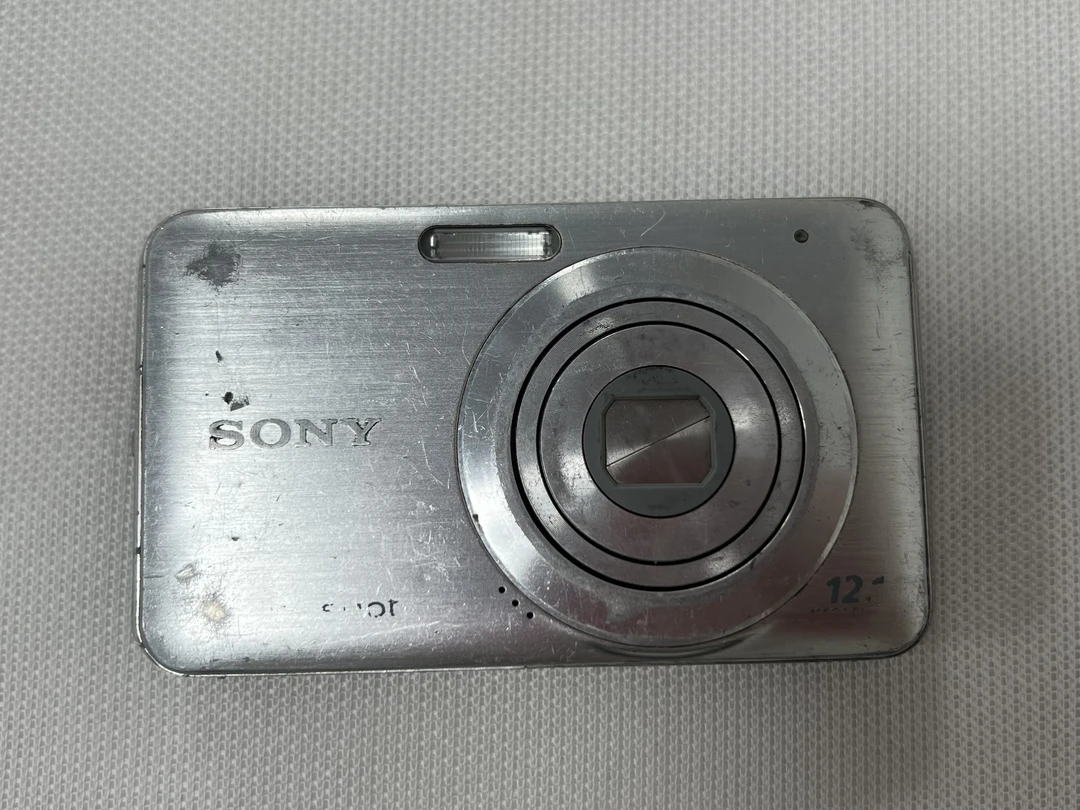 9新 Sony/索尼 W310 1200万像素 成色一般，出片偏白色调