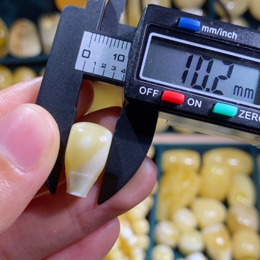 【闪购商品】琥珀裸石未镶嵌