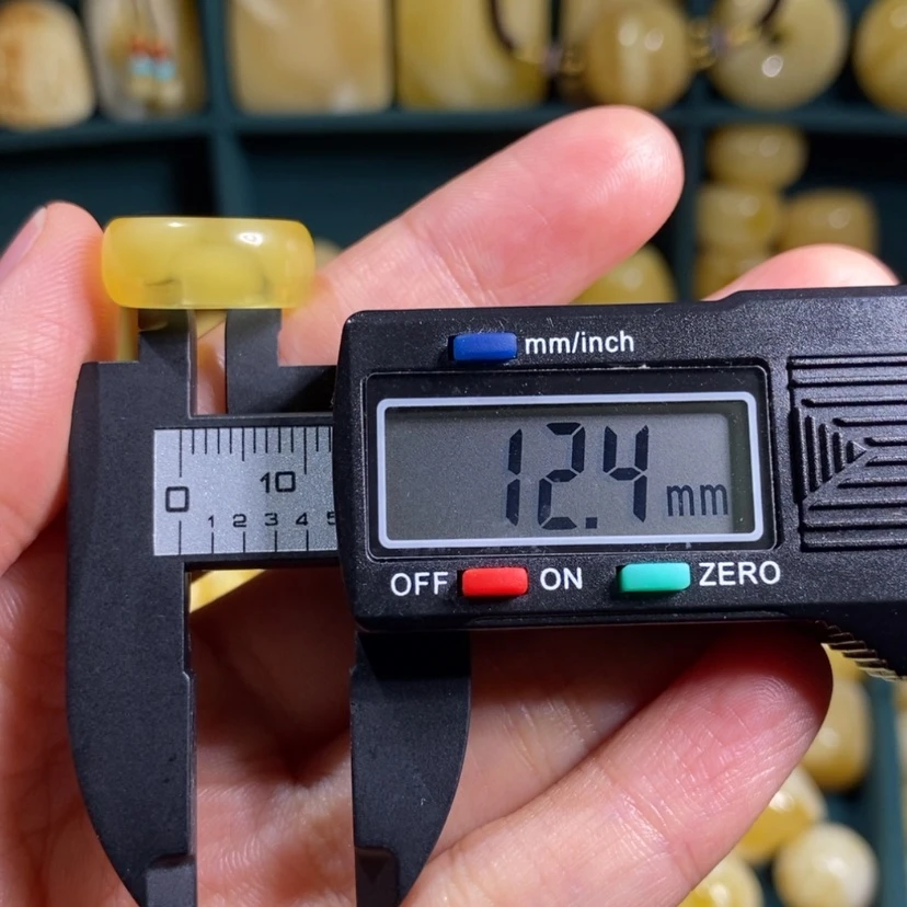 【闪购商品】琥珀裸石未镶嵌晴*