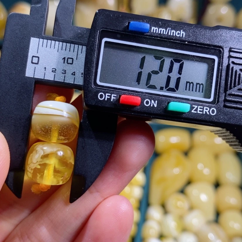 【闪购商品】琥珀裸石未镶嵌格****心