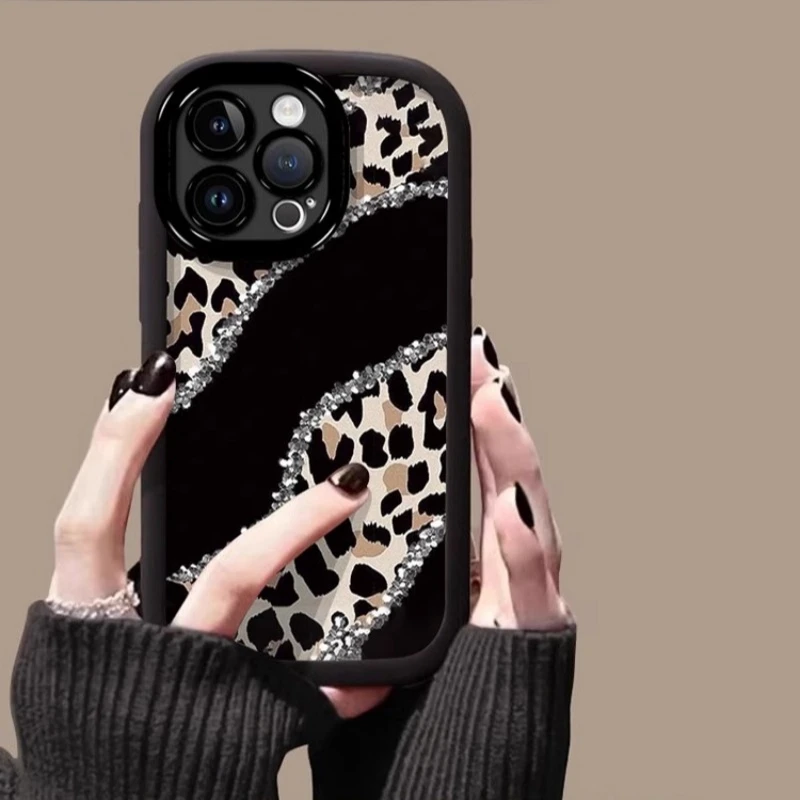 美拉德适用苹果17promax手机壳iPhone16pro高级感黑色15pro豹纹13