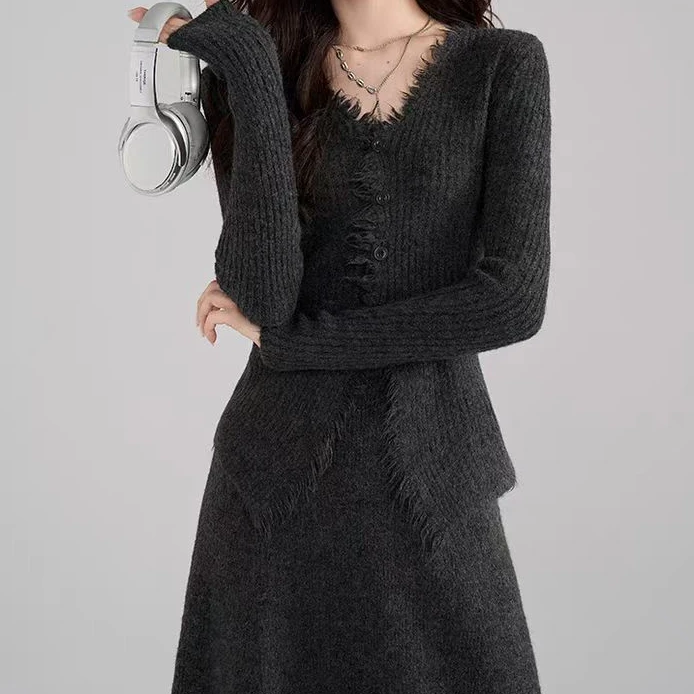 千金风软糯流苏毛边针织开衫高腰半身裙两件套女秋冬新款时尚套装